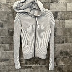 🌟 Lululemon Grey Scuba Vintage Hoodie Sweater. Size 4